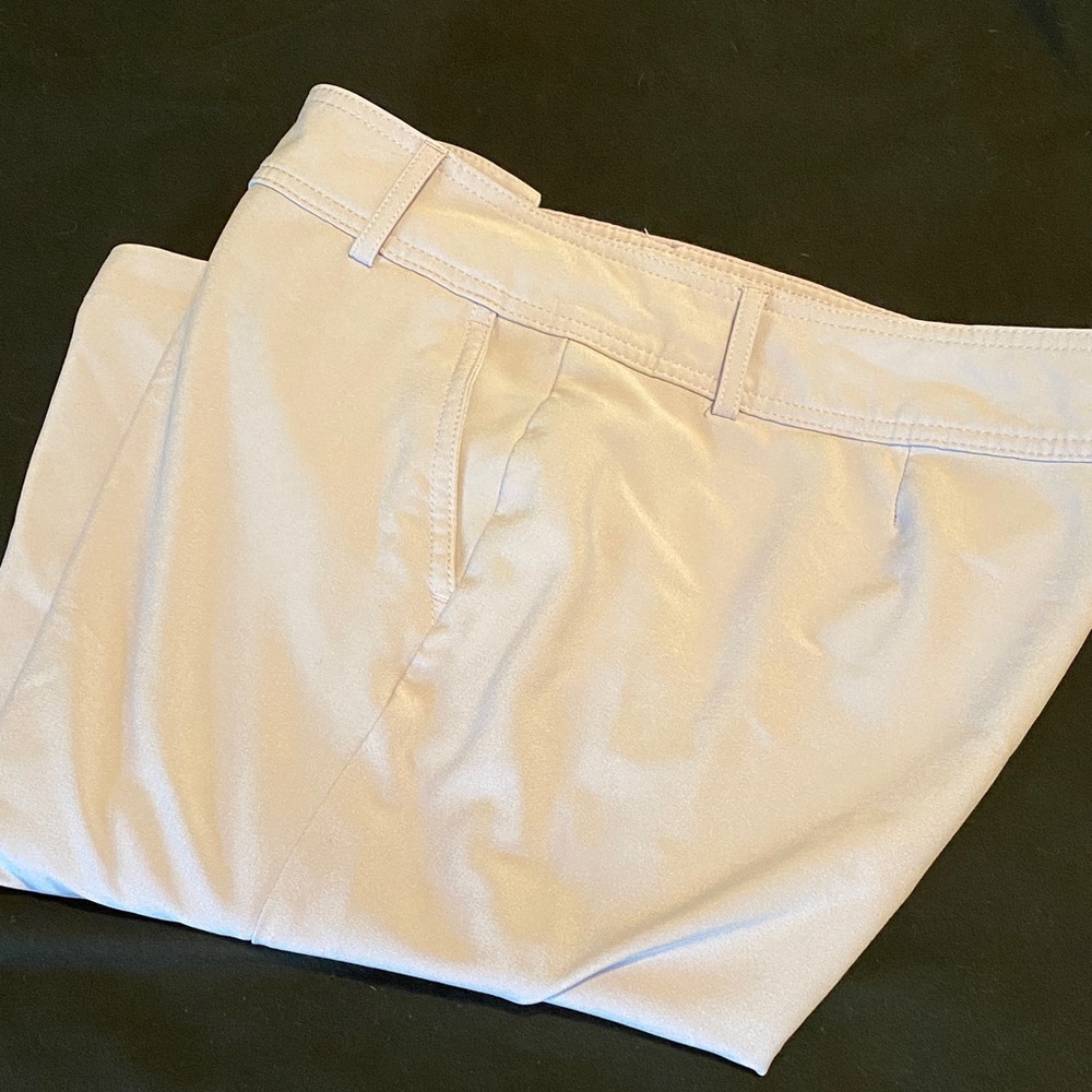 Women’s Pebble Beach dry luxe capris